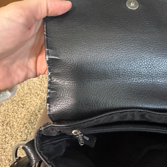 Picard Elegant Black Leather Crossbody Bag - Picture 12 of 16